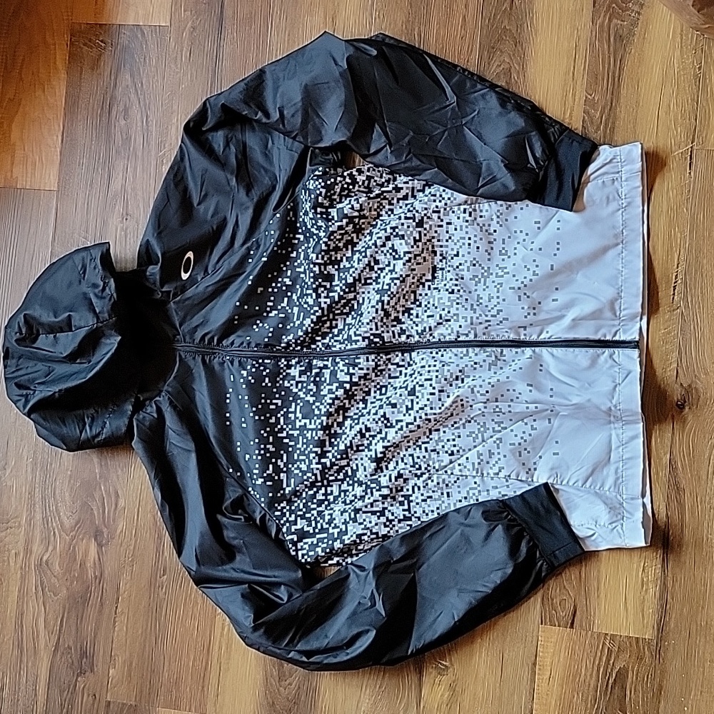 🚨LAST CHANCE Oakley 2XL Windbreaker Jacket.